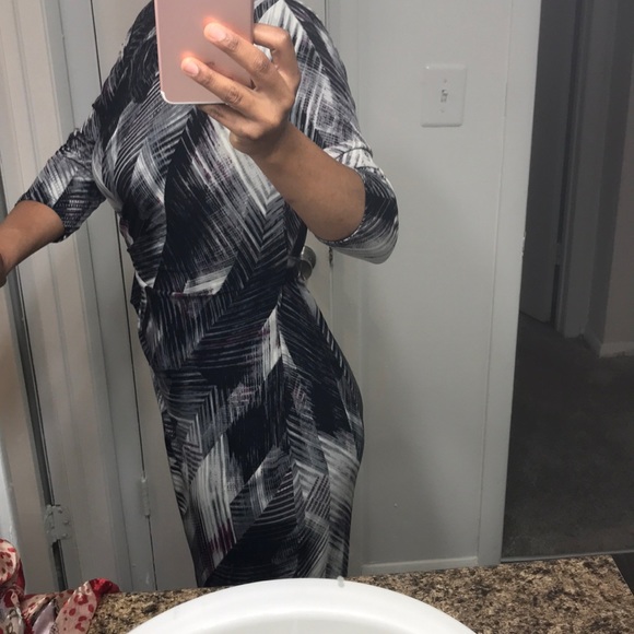 Beautiful wrap around Ann Taylor dress - Picture 4 of 8